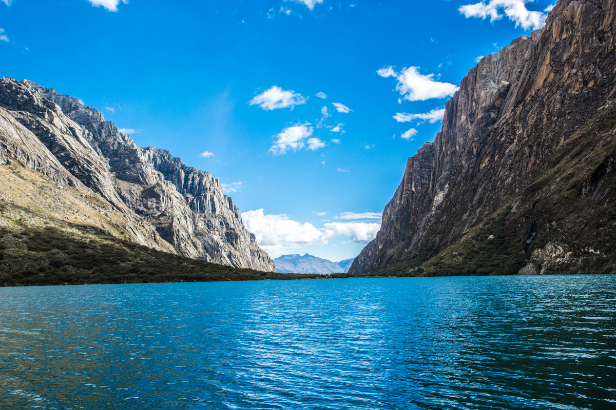 Laguna Chinancocha, Llanganuco, local próximo do acampamento que finaliza o Trekking Santa Cruz. 