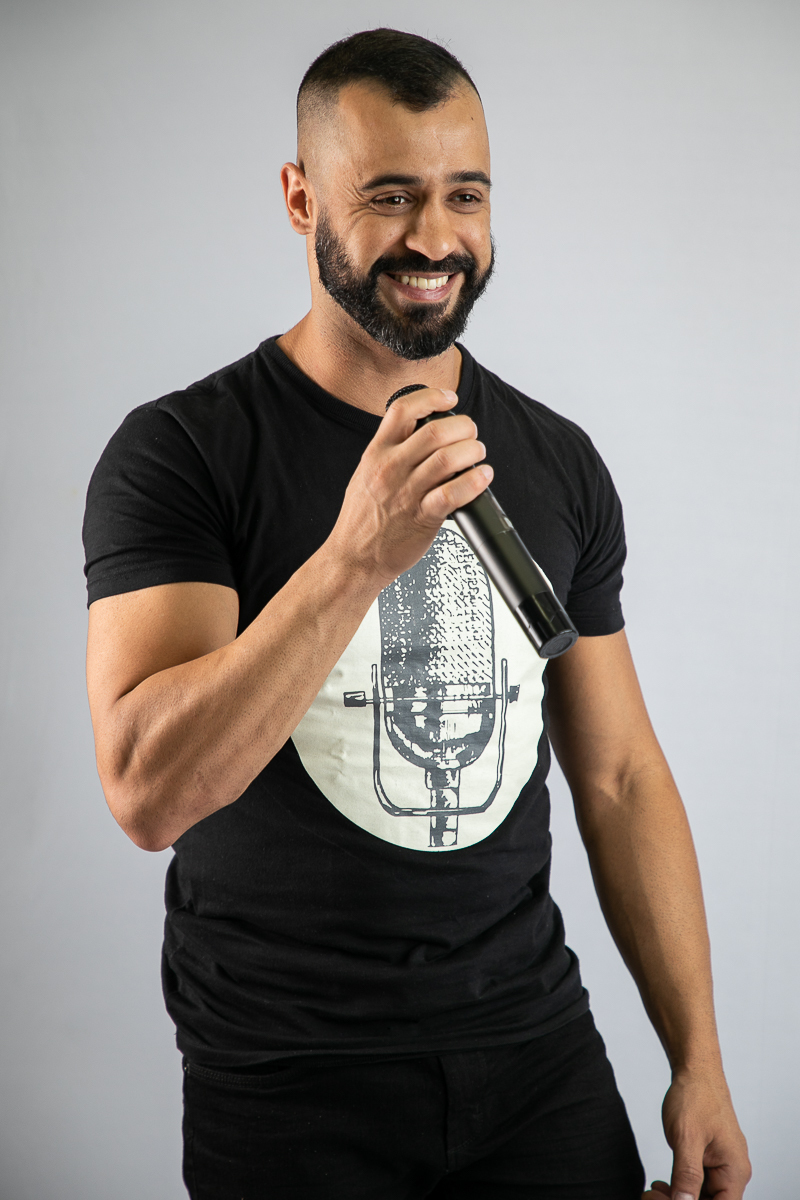 cantor-mineiro-cantor-sertanejo-em-barbacena-piseiro-moda-de-viola-boa-cantor-de-barzinho-barbacena-rafael-rivelli-show-de-piseiro-fotografia-profissional-de-cantor-musico-marketing-digital-de-cantor-fotografia-publicitaria-isabela-lobato-fotograria-mg