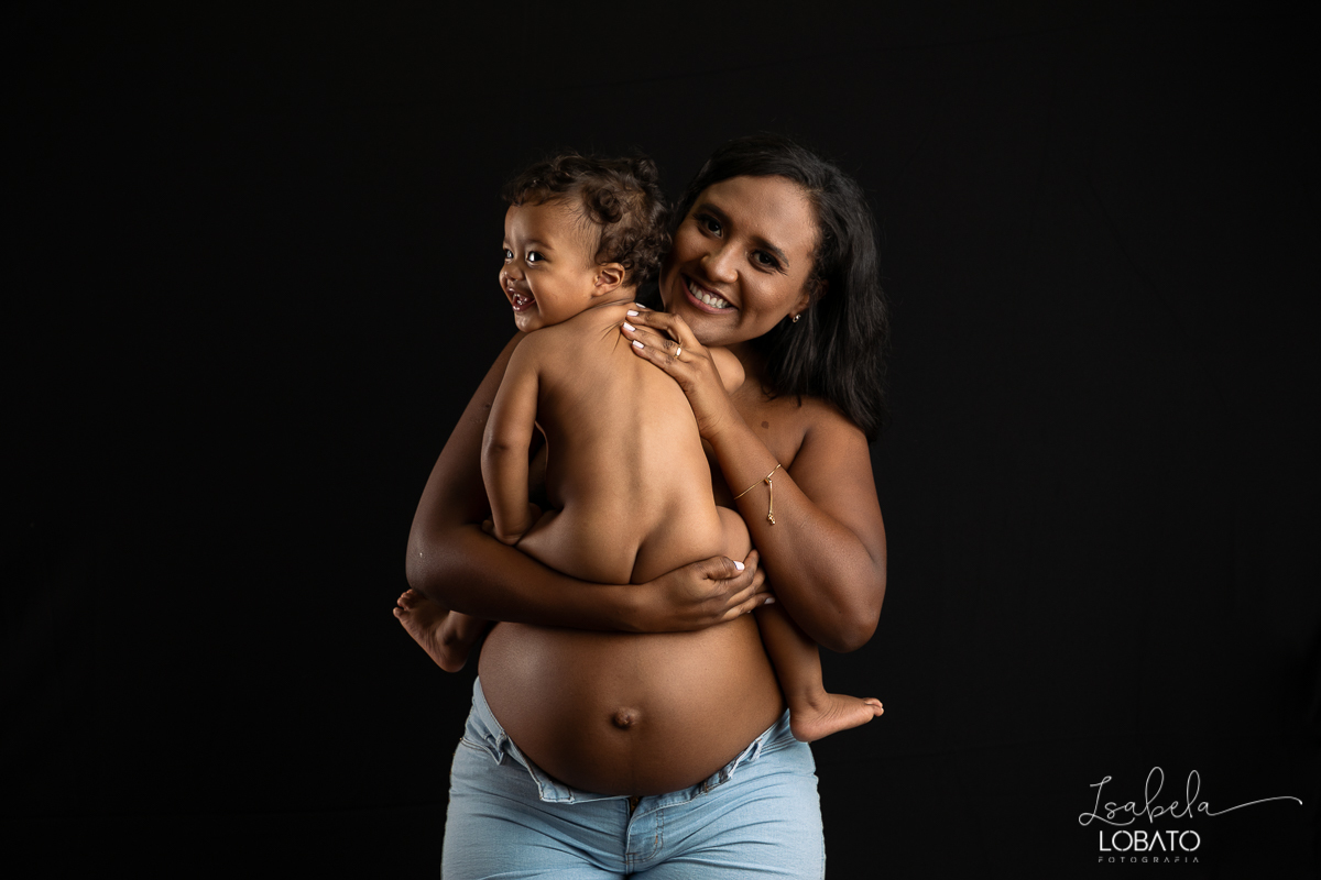 ensaio-fotografico-gestante-em-estudio-fotografia-de-gravida-ensaio-feminino-gestante-ensaio-gestante-nu-fotografa-de-gestante-em-minas-gerais-melhor-fotografa-de-barbacena-mg-estudio-fotografico-em-barbacena-amamentacao-estudio-isabela-lobato-fotografia