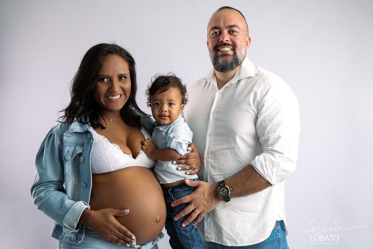 ensaio-fotografico-gestante-em-estudio-fotografia-de-gravida-ensaio-feminino-gestante-ensaio-gestante-nu-fotografa-de-gestante-em-minas-gerais-melhor-fotografa-de-barbacena-mg-estudio-fotografico-em-barbacena-amamentacao-estudio-isabela-lobato-fotografia
