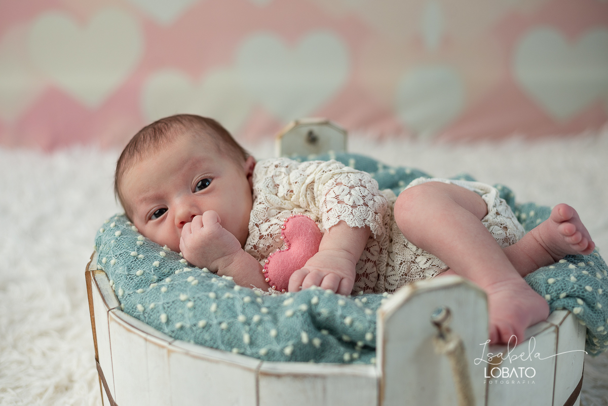 fotografia-de-recem-nascido-fotos-de-bebe-ensaio-fotografico-newborn-fotografa-especializada-em-newborn-em-mg-fotografa-de-bebes-em-barbacena-roupas-para-newborn-props-newborn-fundo-fotografico-newborn-estudio-fotografico-em-barbacena-isabela-lobato-fotos