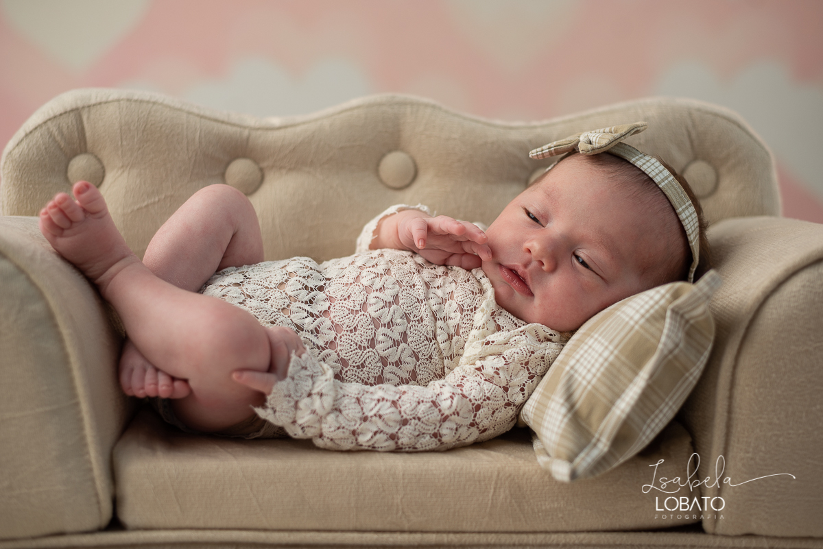 fotografia-de-recem-nascido-fotos-de-bebe-ensaio-fotografico-newborn-fotografa-especializada-em-newborn-em-mg-fotografa-de-bebes-em-barbacena-roupas-para-newborn-props-newborn-fundo-fotografico-newborn-estudio-fotografico-em-barbacena-isabela-lobato-fotos
