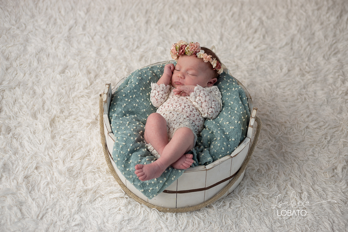 fotografia-de-recem-nascido-fotos-de-bebe-ensaio-fotografico-newborn-fotografa-especializada-em-newborn-em-mg-fotografa-de-bebes-em-barbacena-roupas-para-newborn-props-newborn-fundo-fotografico-newborn-estudio-fotografico-em-barbacena-isabela-lobato-fotos