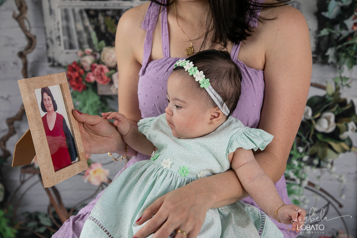 amor-de-mae-dia-das-maes-ensaio-fotografico-dia-das-maes-mamae-amor-mais-sublime-fotografia-de-mae-fundo-fotografico-dia-das-maes-ensaio-das-maes-dia-das-maes-2022-estudio-fotografico-em-barbacena-melhor-fotografa-de-barbacena-iluminacao-de-estudio-ilca