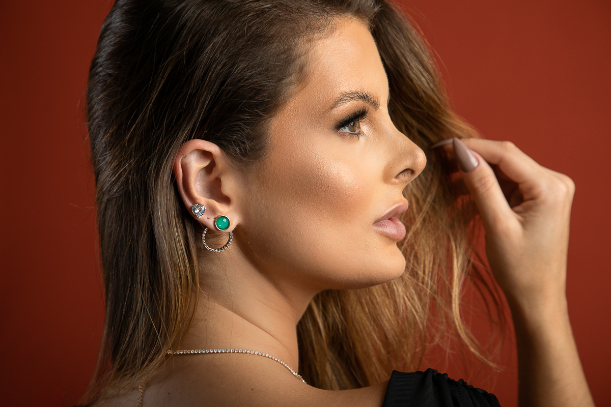 lara-campos-barbacena-essence-joias-sp-semi-joias-de-luxo-ouro-glamour-fotografia-publicitaria-ensaio-feminino -ensaio-estudio-luz-de-estudio-empoderamento-feminino-joias-de-luxo-semijoias-joalheria-luxo-são-paulo-barbacena-estudio-fotografico-em-barbacen