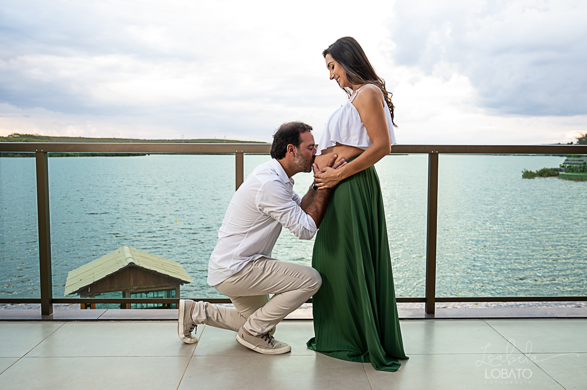 ensaio-gestante-externo-ensaio-gestante-represa-de-camargos-mg-vestido-de-gestante-mae-de-tres-fotografa-especializada-em-gestante-em-mg-condominio-balneario-riviera-rancho-em-camargos-melhor-fotografo-em-barbacena-isabela-lobato-fotografia-estudio-fotos