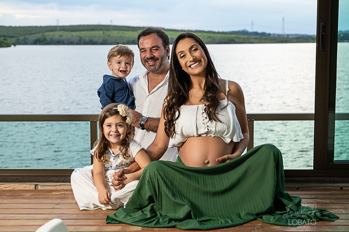 ensaio-gestante-externo-ensaio-gestante-represa-de-camargos-mg-vestido-de-gestante-mae-de-tres-fotografa-especializada-em-gestante-em-mg-condominio-balneario-riviera-rancho-em-camargos-melhor-fotografo-em-barbacena-isabela-lobato-fotografia-estudio-fotos