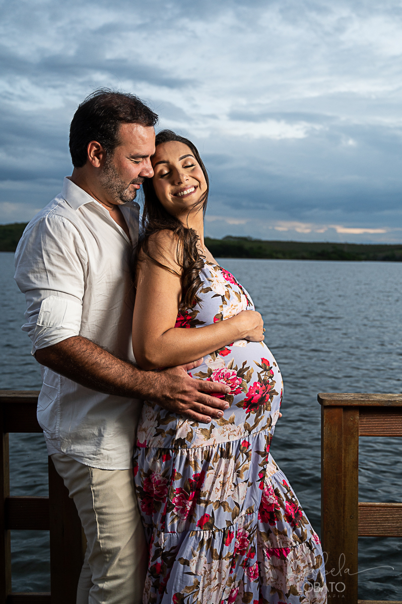 ensaio-gestante-externo-ensaio-gestante-represa-de-camargos-mg-vestido-de-gestante-mae-de-tres-fotografa-especializada-em-gestante-em-mg-condominio-balneario-riviera-rancho-em-camargos-melhor-fotografo-em-barbacena-isabela-lobato-fotografia-estudio-fotos