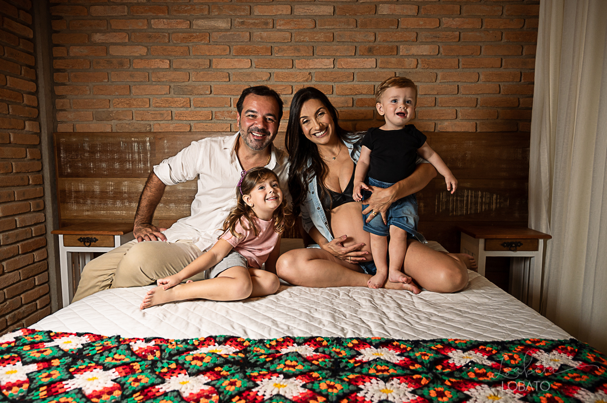 ensaio-gestante-externo-ensaio-gestante-represa-de-camargos-mg-vestido-de-gestante-mae-de-tres-fotografa-especializada-em-gestante-em-mg-condominio-balneario-riviera-rancho-em-camargos-melhor-fotografo-em-barbacena-isabela-lobato-fotografia-estudio-fotos