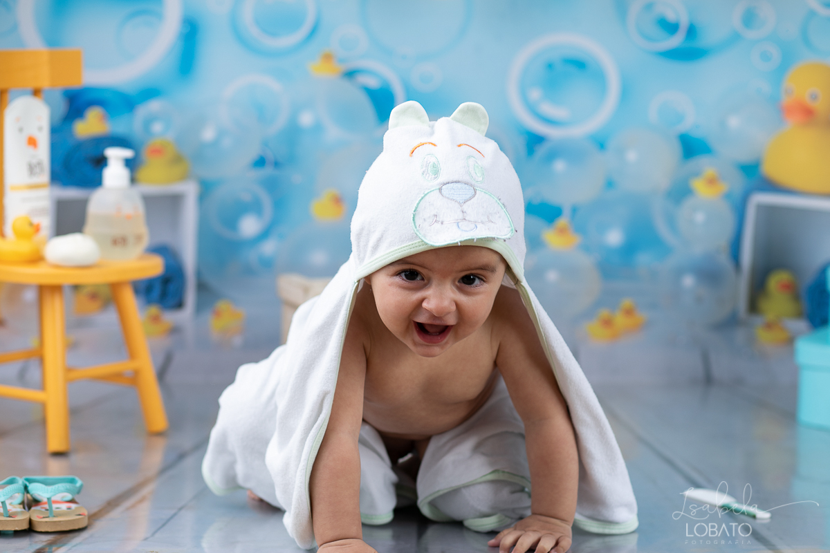 a-hora-do-banho-ensaio-fotografico-splash-baby-fundo-fotografico-de-patinho-amarelinho-bolha-de-sabao-boticario-boti-baby-livro-de-banho-do-bebe-fotografa-especilizada-em-bebes-estudio-fotografico-em-barbacena-isabela-lobato-fotografia