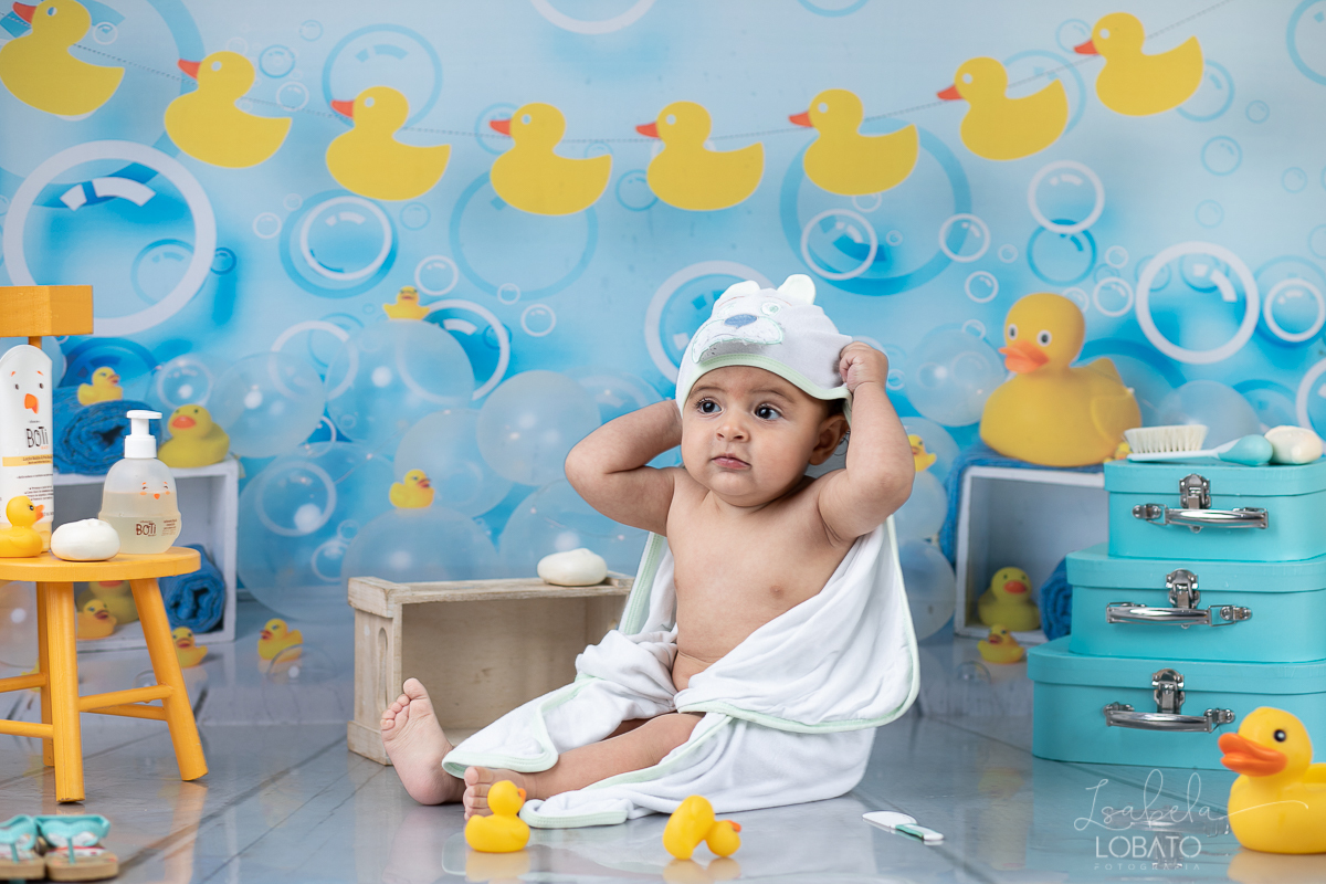 a-hora-do-banho-ensaio-fotografico-splash-baby-fundo-fotografico-de-patinho-amarelinho-bolha-de-sabao-boticario-boti-baby-livro-de-banho-do-bebe-fotografa-especilizada-em-bebes-estudio-fotografico-em-barbacena-isabela-lobato-fotografia