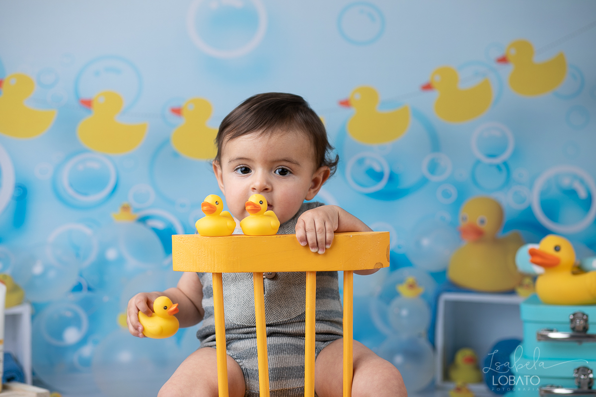 a-hora-do-banho-ensaio-fotografico-splash-baby-fundo-fotografico-de-patinho-amarelinho-bolha-de-sabao-boticario-boti-baby-livro-de-banho-do-bebe-fotografa-especilizada-em-bebes-estudio-fotografico-em-barbacena-isabela-lobato-fotografia