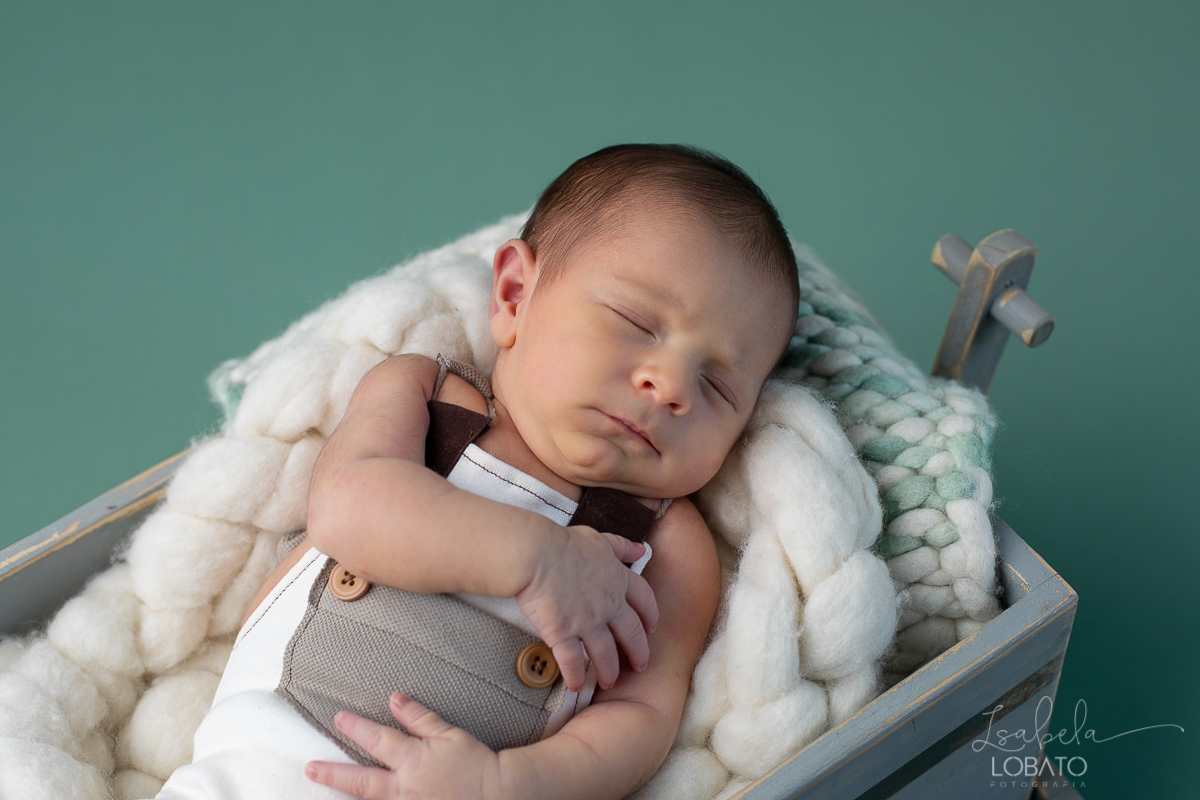 fotografia-newborn-em-barbacena-ensaio-fotografico-de-recem-nascido-newborn-fotografa-especializada-em-recem-nascidos-barbacena-mg-melhor-fotografa-infantil-de-barbacena-e-regiao-isabela-lobato-fotografia-estudio-fotografico-em-barbacena-a-melhor-foto