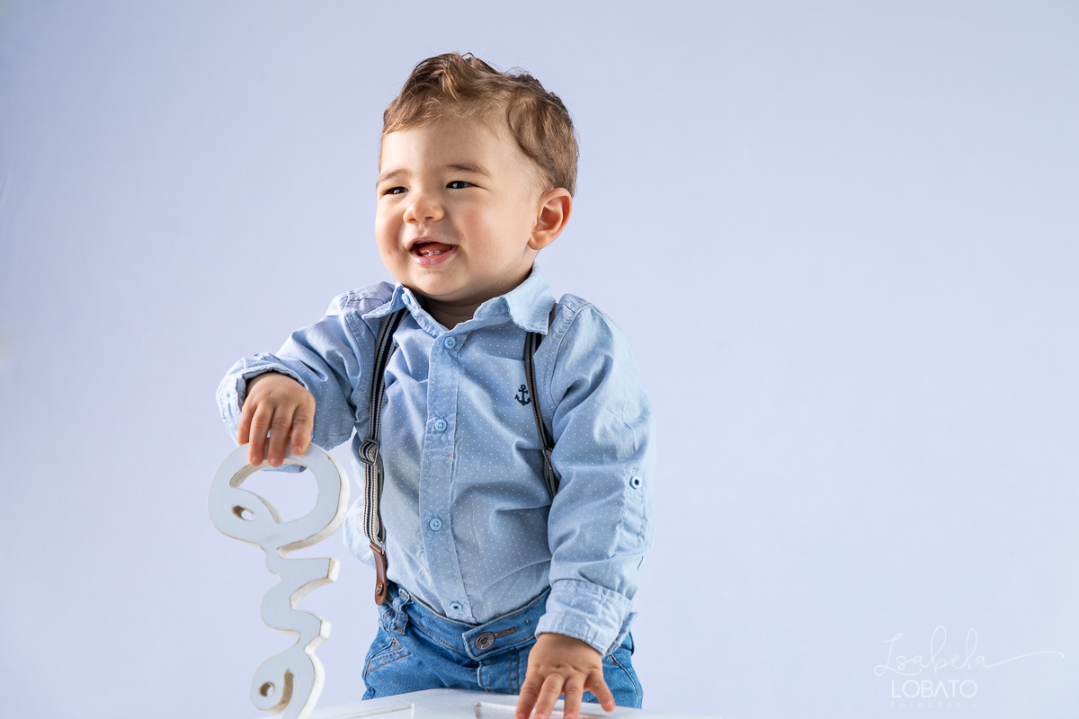 one-ensaio-fotografico-one-baby-ensaio-bebe-um-ano-fases-do-bebe-12-meses-acompanhamento-fotografico-fotografa-especilizada-em-bebes-estudio-fotografico-em-barbacena-isabela-lobato-fotografia-iluminacao-de-estudio-fotografico-ensaio-infantil-prop-fusca