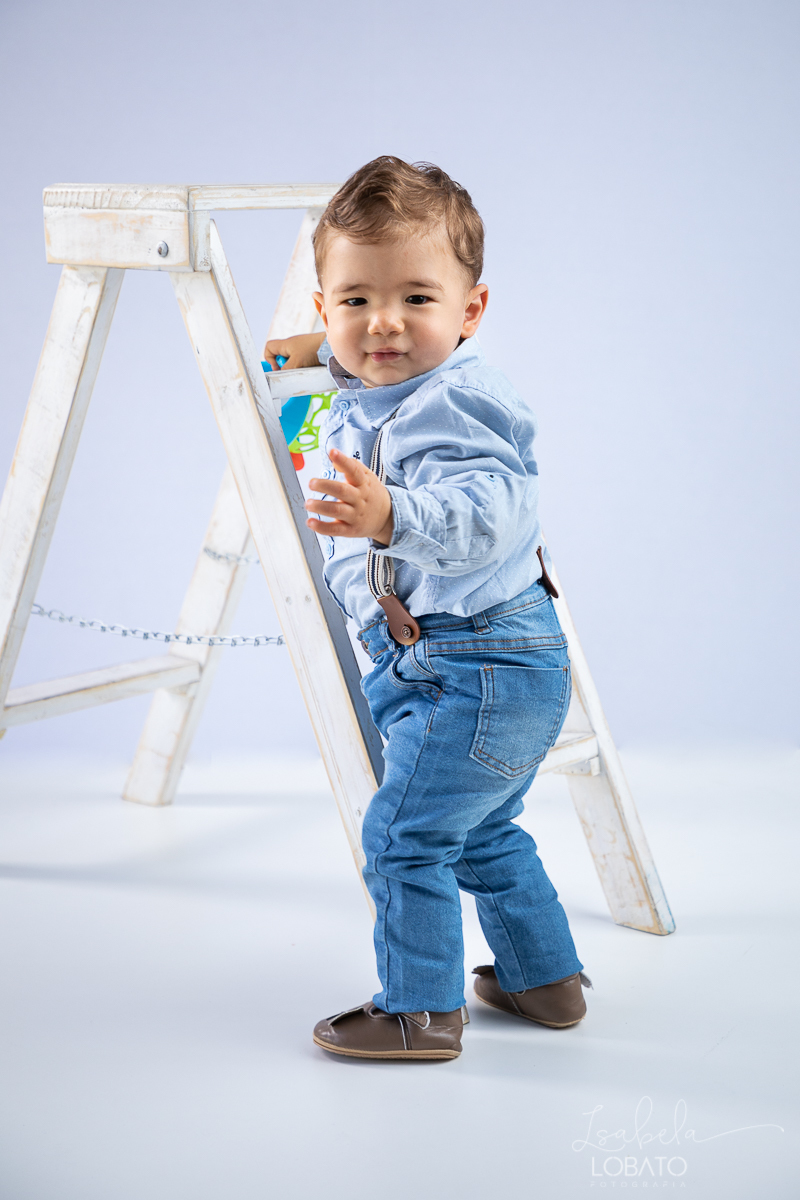 one-ensaio-fotografico-one-baby-ensaio-bebe-um-ano-fases-do-bebe-12-meses-acompanhamento-fotografico-fotografa-especilizada-em-bebes-estudio-fotografico-em-barbacena-isabela-lobato-fotografia-iluminacao-de-estudio-fotografico-ensaio-infantil-prop-fusca