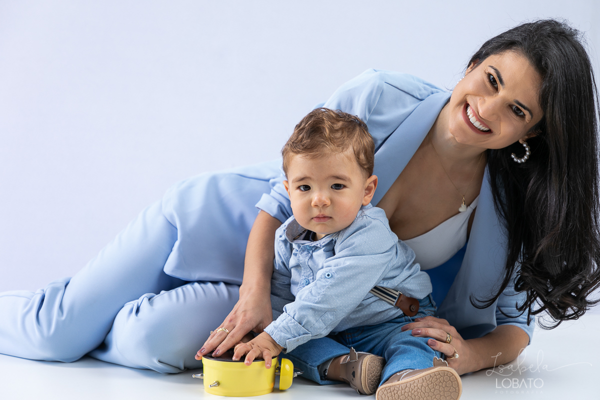one-ensaio-fotografico-one-baby-ensaio-bebe-um-ano-fases-do-bebe-12-meses-acompanhamento-fotografico-fotografa-especilizada-em-bebes-estudio-fotografico-em-barbacena-isabela-lobato-fotografia-iluminacao-de-estudio-fotografico-ensaio-infantil-prop-fusca