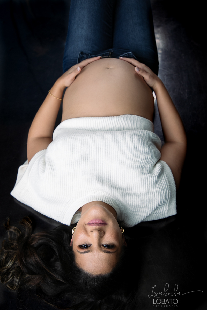 ensaio-de-gestante-pregnant-photography-pregnant-gestante-nove-meses-retratos-de-gestante-irmao-pet-mae-de-pet-fotografo-em-barbacena-promovido-a-irmao-mais-velho-enfermeira-obstetrica-doula-parto-natural-estudio-fotografico-isabela-lobato-fotografia