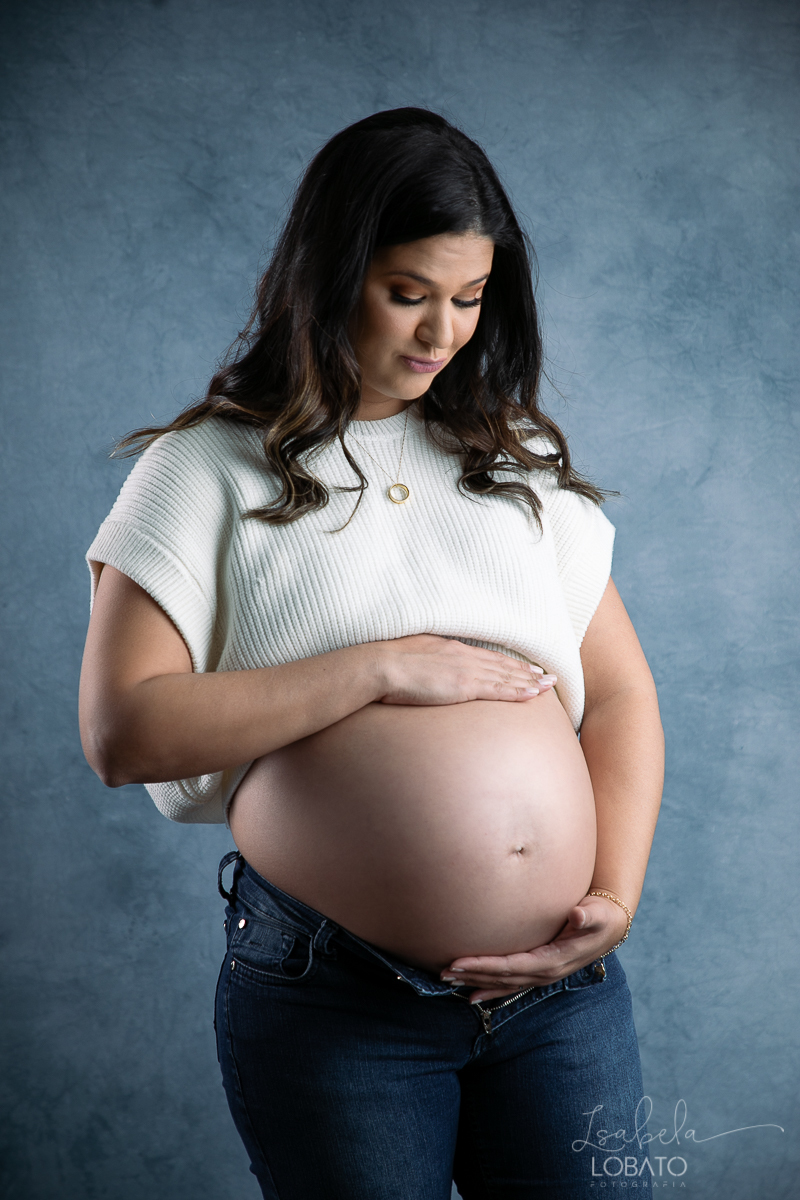 ensaio-de-gestante-pregnant-photography-pregnant-gestante-nove-meses-retratos-de-gestante-irmao-pet-mae-de-pet-fotografo-em-barbacena-promovido-a-irmao-mais-velho-enfermeira-obstetrica-doula-parto-natural-estudio-fotografico-isabela-lobato-fotografia