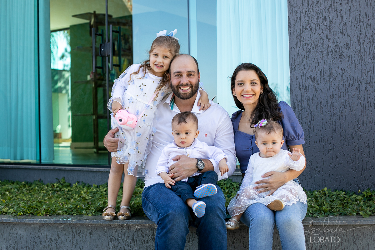 fotografa-de-familia-em-barbacena-isabela-lobato-fotografia-melhor-fotografa-de-barbacena-fotografa-de-bebes-estudio-fotografico-em-barbacena-melhor-fotografa-isabela-lobato-fotografia-ensaio-externo-de-familia-pet-labrador