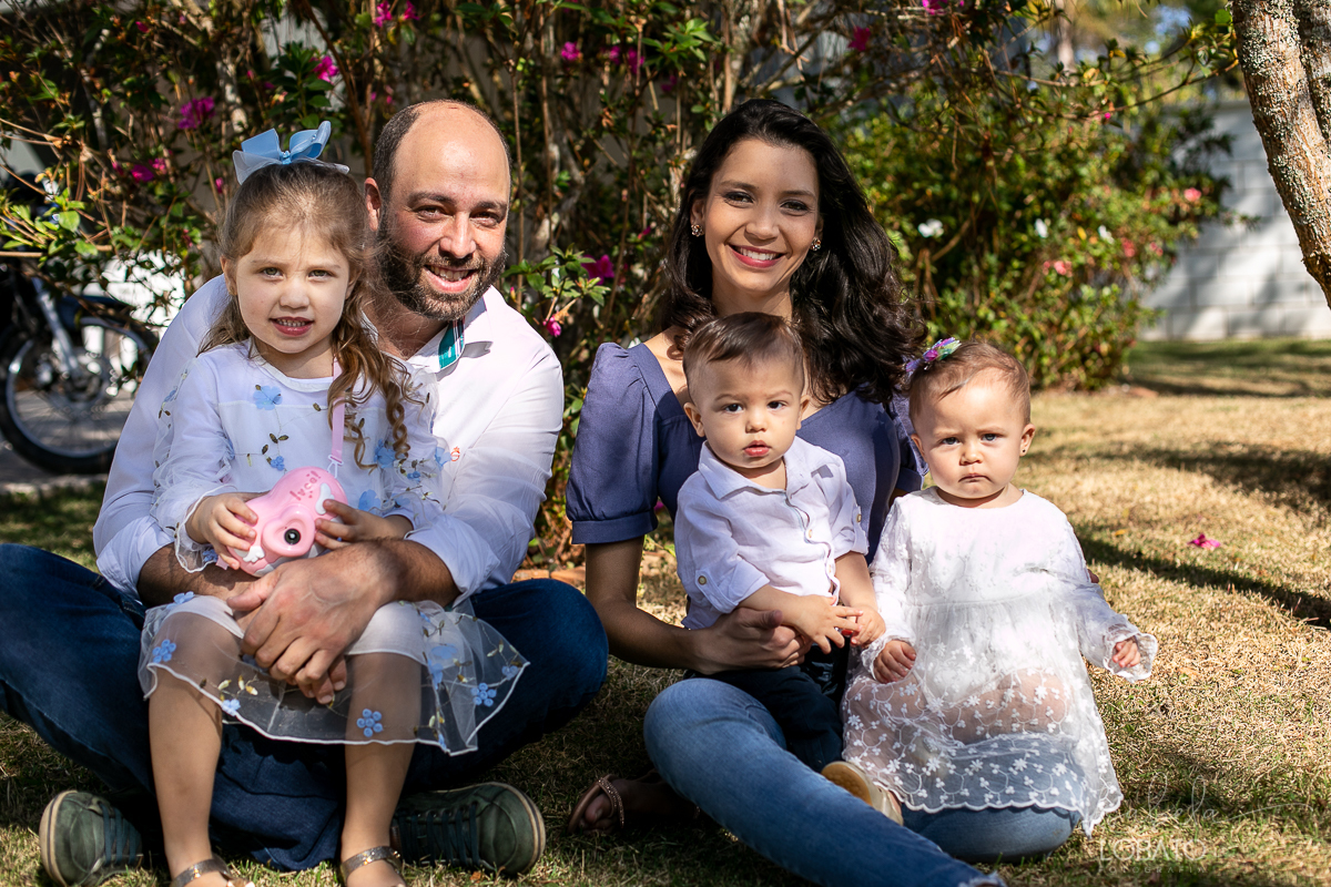 fotografa-de-familia-em-barbacena-isabela-lobato-fotografia-melhor-fotografa-de-barbacena-fotografa-de-bebes-estudio-fotografico-em-barbacena-melhor-fotografa-isabela-lobato-fotografia-ensaio-externo-de-familia-pet-labrador