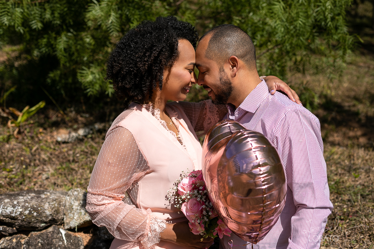 wedding-bodas-de-estanho-10-anos-de-casamento-ensaio-fotografico-em-comemoracao-de-aniversario-de-casamento-buque-de-noiva-renovacao-de-votos-celebrar-o-amor-fazenda-grotao-da-rainha-antonio-carlos-mg-fotografo-em-barbacena-isabela-lobato-estudio-de-foto