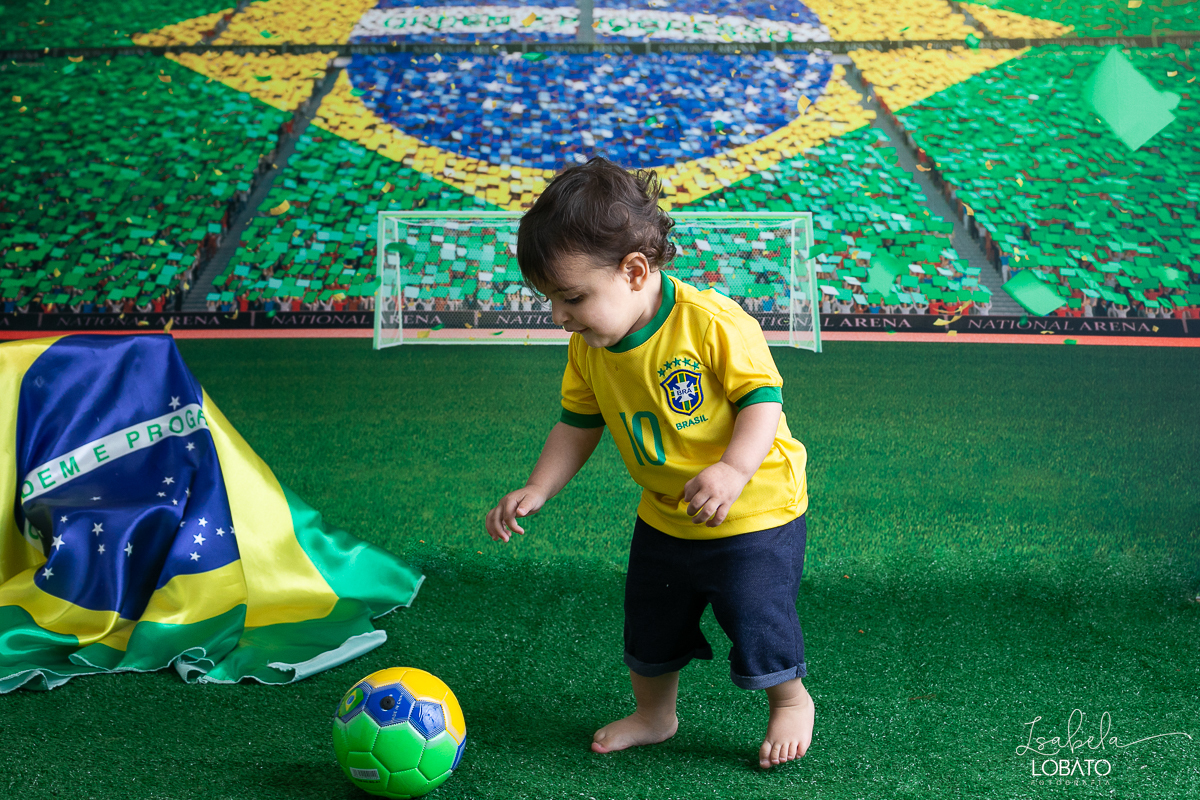 copa-do-mundo-do-catar-copa-do-mundo-2022-selecao-brasileira-hexa-campeao-brasil-vai-ganhar-a-copa-do-mundo-bandeira-do-brasil-cbf-confederacao-brasiliera-de-futebol-ensaio-fotografico-da-copa-do-mundo-torcida-mirim-brasieleira-hexacampeao-brasil-