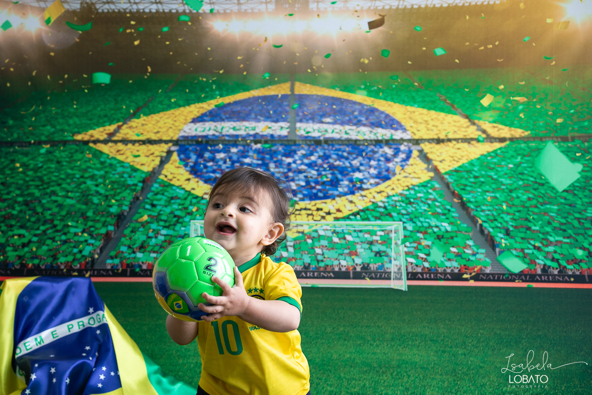 copa-do-mundo-do-catar-copa-do-mundo-2022-selecao-brasileira-hexa-campeao-brasil-vai-ganhar-a-copa-do-mundo-bandeira-do-brasil-cbf-confederacao-brasiliera-de-futebol-ensaio-fotografico-da-copa-do-mundo-torcida-mirim-brasieleira-hexacampeao-brasil-