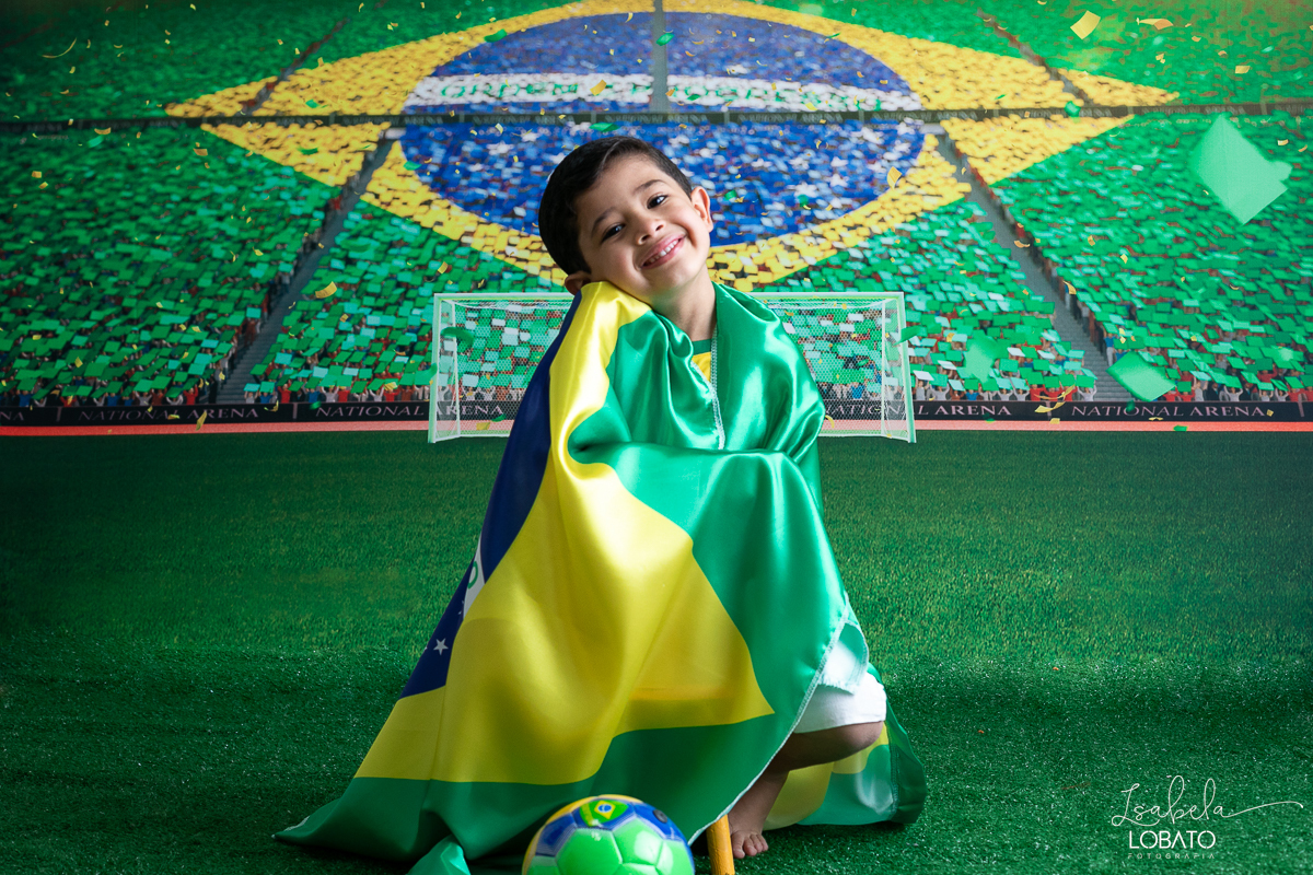copa-do-mundo-do-catar-copa-do-mundo-2022-selecao-brasileira-hexa-campeao-brasil-vai-ganhar-a-copa-do-mundo-bandeira-do-brasil-cbf-confederacao-brasiliera-de-futebol-ensaio-fotografico-da-copa-do-mundo-torcida-mirim-brasieleira-hexacampeao-brasil-