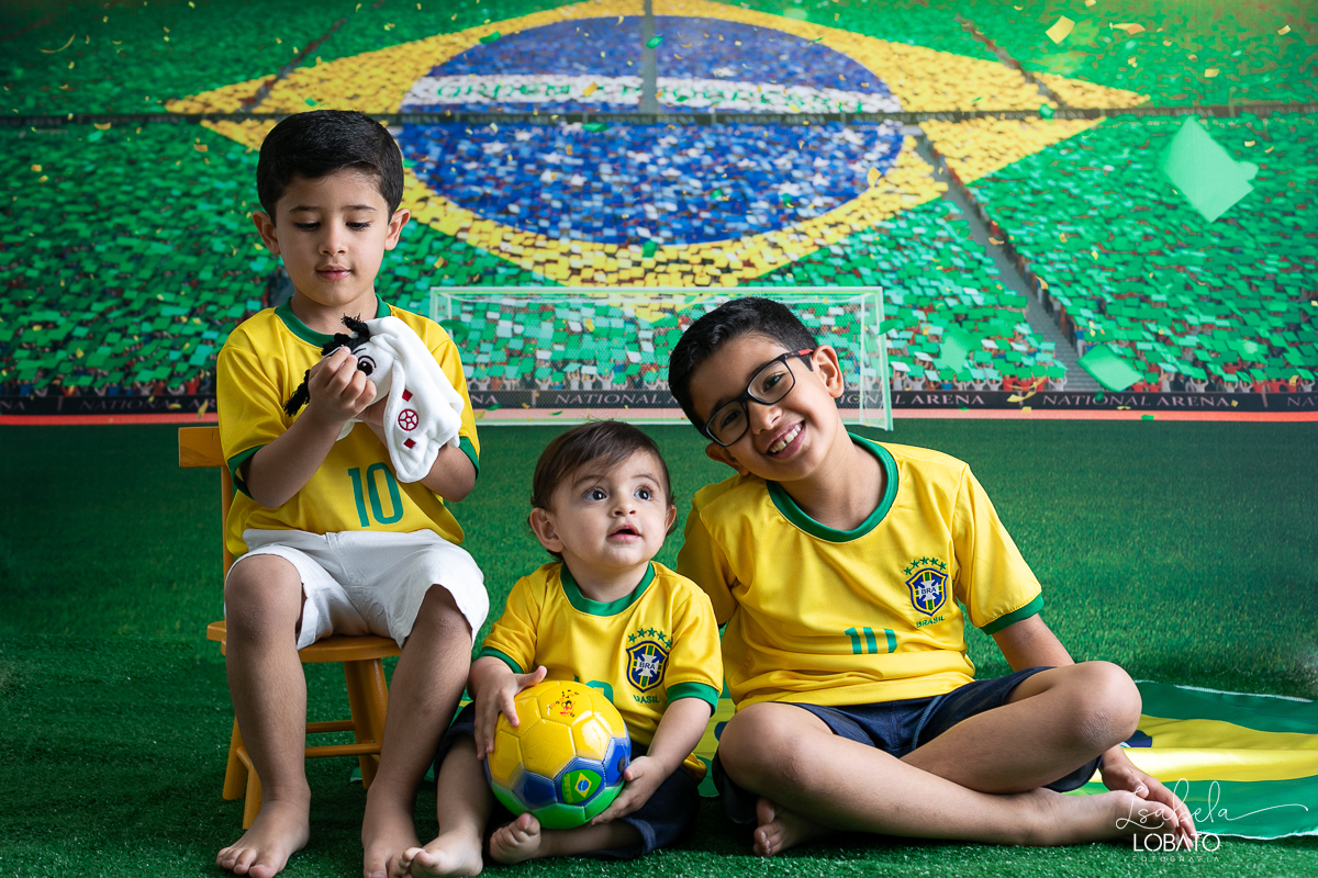 copa-do-mundo-do-catar-copa-do-mundo-2022-selecao-brasileira-hexa-campeao-brasil-vai-ganhar-a-copa-do-mundo-bandeira-do-brasil-cbf-confederacao-brasiliera-de-futebol-ensaio-fotografico-da-copa-do-mundo-torcida-mirim-brasieleira-hexacampeao-brasil-