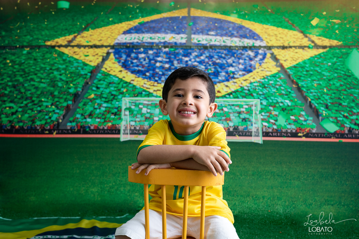 copa-do-mundo-do-catar-copa-do-mundo-2022-selecao-brasileira-hexa-campeao-brasil-vai-ganhar-a-copa-do-mundo-bandeira-do-brasil-cbf-confederacao-brasiliera-de-futebol-ensaio-fotografico-da-copa-do-mundo-torcida-mirim-brasieleira-hexacampeao-brasil-