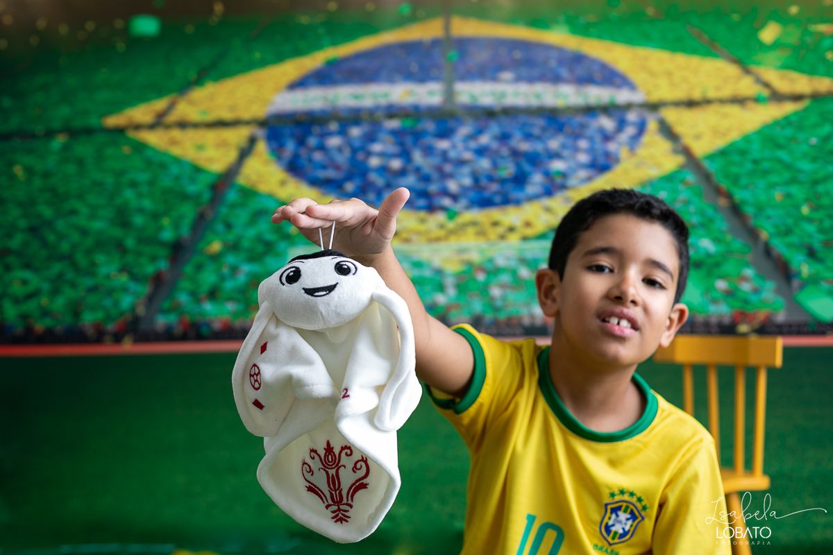 copa-do-mundo-do-catar-copa-do-mundo-2022-selecao-brasileira-hexa-campeao-brasil-vai-ganhar-a-copa-do-mundo-bandeira-do-brasil-cbf-confederacao-brasiliera-de-futebol-ensaio-fotografico-da-copa-do-mundo-torcida-mirim-brasieleira-hexacampeao-brasil-