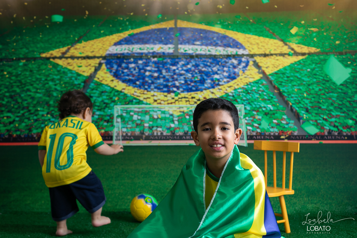 copa-do-mundo-do-catar-copa-do-mundo-2022-selecao-brasileira-hexa-campeao-brasil-vai-ganhar-a-copa-do-mundo-bandeira-do-brasil-cbf-confederacao-brasiliera-de-futebol-ensaio-fotografico-da-copa-do-mundo-torcida-mirim-brasieleira-hexacampeao-brasil-