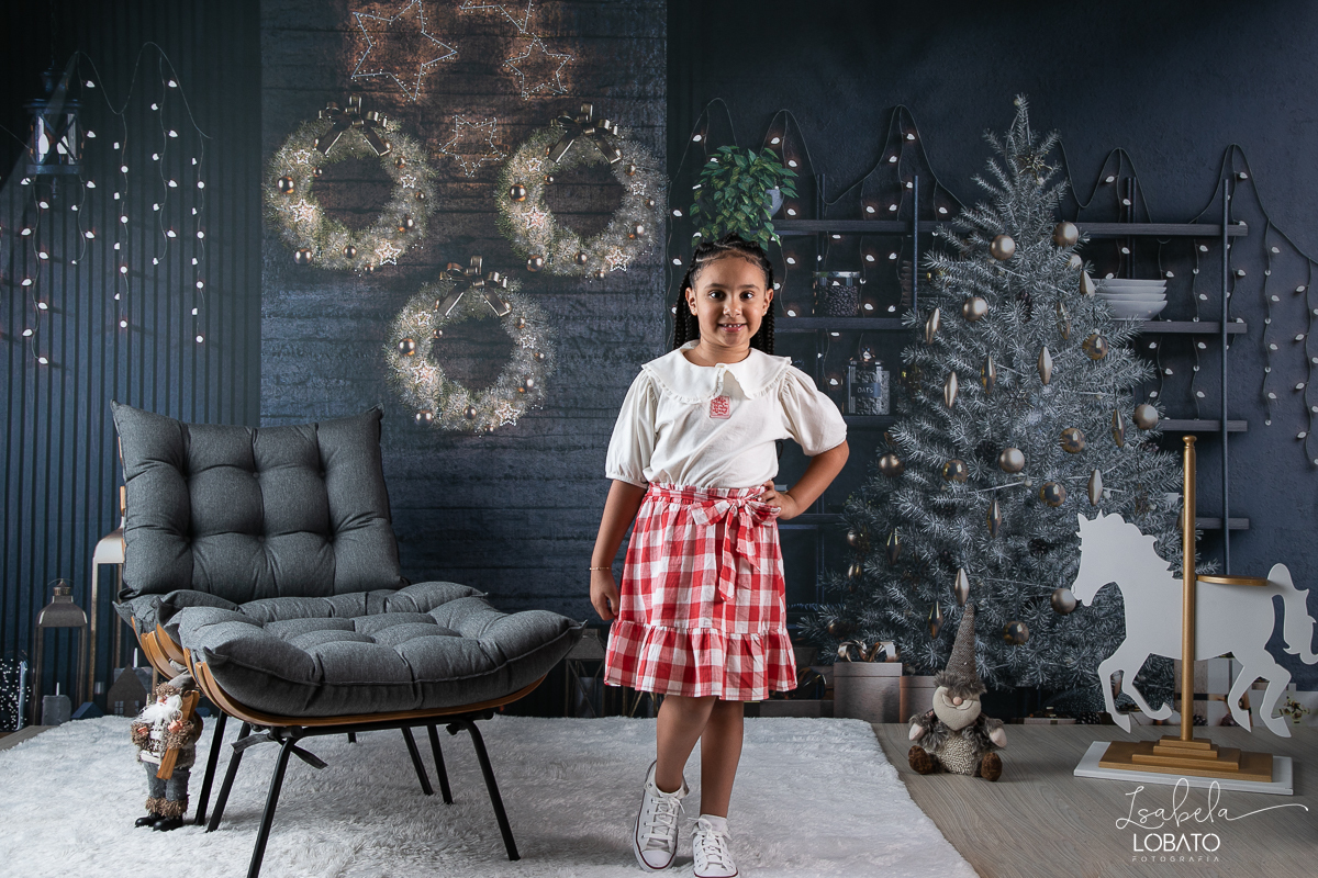 ensaio-fotografico-de-natal-2022-retratos-de-natal-fotografia-de-natal-fotos-papai-noel-cenario-fotografico-de-natal-2022-fundo-fotografico-de-natal-fundos-wentz-arvore-de-natal-papai-noel-decoracao-de-natal-estudio-fotografico-em-barbacena-isabela-lobato