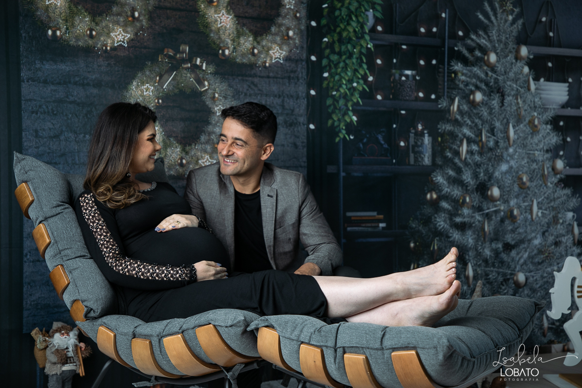 ensaio-fotografico-de-natal-2022-retratos-de-natal-fotografia-de-natal-fotos-papai-noel-cenario-fotografico-de-natal-2022-fundo-fotografico-de-natal-fundos-wentz-arvore-de-natal-papai-noel-decoracao-de-natal-estudio-fotografico-em-barbacena-isabela-lobato