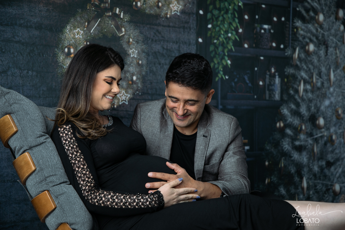 ensaio-fotografico-de-natal-2022-retratos-de-natal-fotografia-de-natal-fotos-papai-noel-cenario-fotografico-de-natal-2022-fundo-fotografico-de-natal-fundos-wentz-arvore-de-natal-papai-noel-decoracao-de-natal-estudio-fotografico-em-barbacena-isabela-lobato