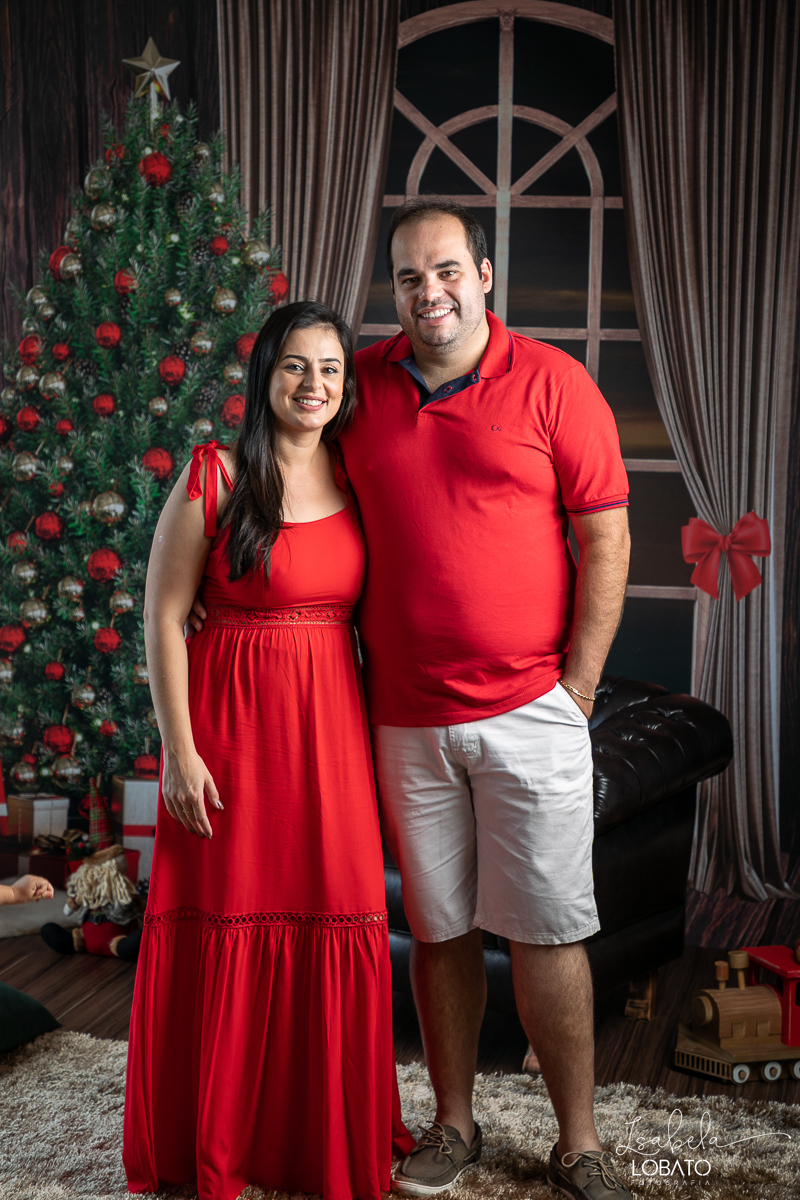 ensaio-fotografico-de-natal-2022-retratos-de-natal-fotografia-de-natal-fotos-papai-noel-cenario-fotografico-de-natal-2022-fundo-fotografico-de-natal-fundos-wentz-arvore-de-natal-papai-noel-decoracao-de-natal-estudio-fotografico-em-barbacena-isabela-lobato