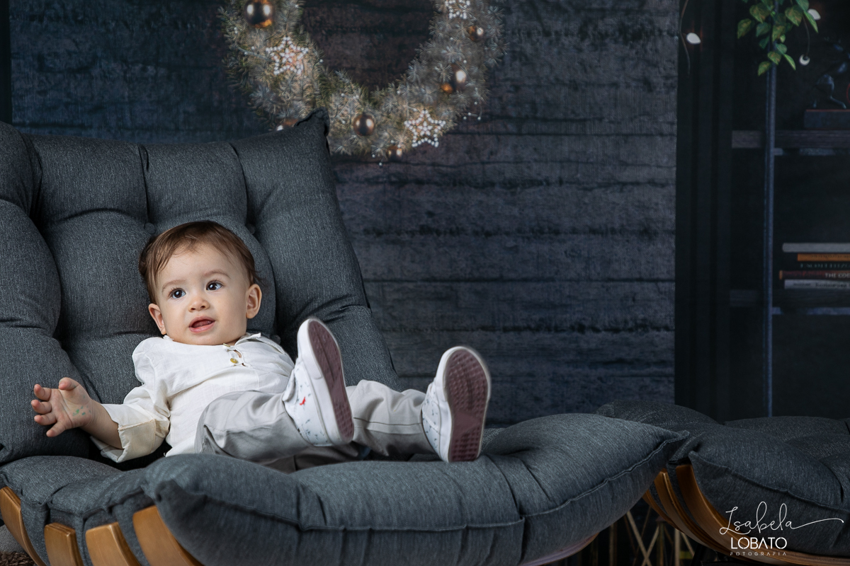 ensaio-fotografico-de-natal-2022-retratos-de-natal-fotografia-de-natal-fotos-papai-noel-cenario-fotografico-de-natal-2022-fundo-fotografico-de-natal-fundos-wentz-arvore-de-natal-papai-noel-decoracao-de-natal-estudio-fotografico-em-barbacena-isabela-lobato
