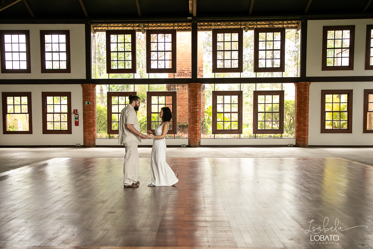 wedding-noiva-alternativa-vestido-de-noiva-ensaio-pos-wedding-ensaio-fotografico-de-casal-fotografica-de-familia-em-barbacena-salao-de-festas-em-barbacena-spazio-franatos-melhor-salao-de-festas-de-barbacena-e-regiao-isabela-lobato-fotografia-foto-de-casal