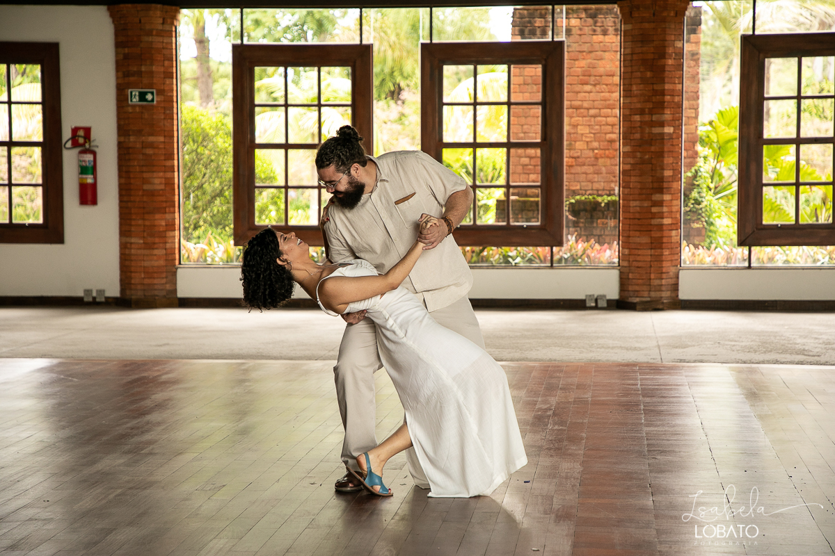 wedding-noiva-alternativa-vestido-de-noiva-ensaio-pos-wedding-ensaio-fotografico-de-casal-fotografica-de-familia-em-barbacena-salao-de-festas-em-barbacena-spazio-franatos-melhor-salao-de-festas-de-barbacena-e-regiao-isabela-lobato-fotografia-foto-de-casal