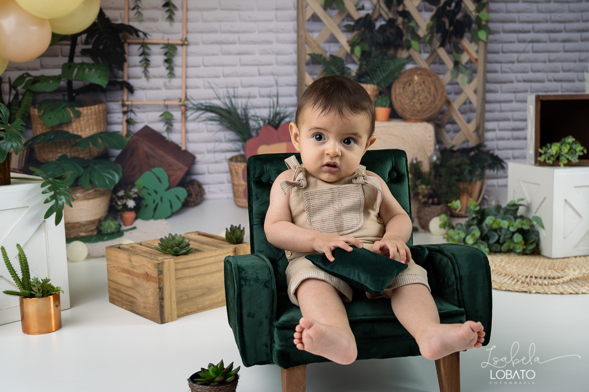 acompanhamento-fotografico-criativo-estudio-fotografico-infantil-em-barbacna-isabela-lobato-fotografia- roupas-acompanhamento-fotografico-fases-do-bebe-6-meses-carro-fusca-para-bebe-fotografa-de-crianças-em-barbacena