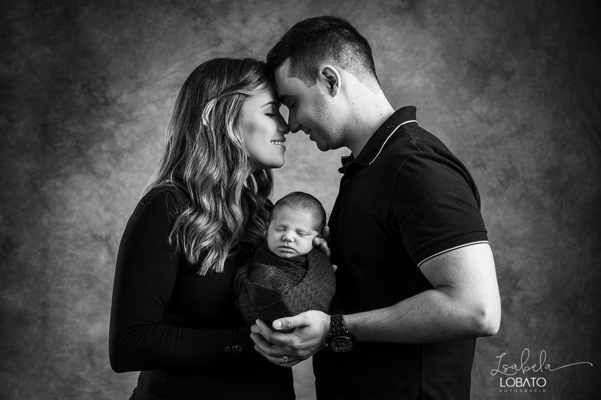 ensaio-fotografico-de-recem-nascido-ensaio-newborn-bebe-recem-nascido-sono-do-bebe-acompanhamento-fotografico-infantil-cenario-de-newborn-fundo-fotografico-para-ensaio-newborn-fotografa-especialista-em-ensaio-newborn-isabela-lobato-fotografia-barbacena-mg