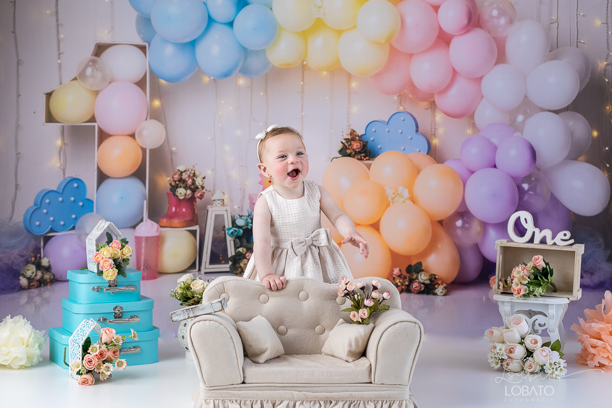 smash-the-cake-ensaio-a-hora-do-bolo-esmagnado-o-bolo-cenario-fotografico-fundo-fotografico-samash-the-cake-roupa-de-one-photo-fotografa-de-crianca-barbacena-estudio-isabela-lobato-fotografia