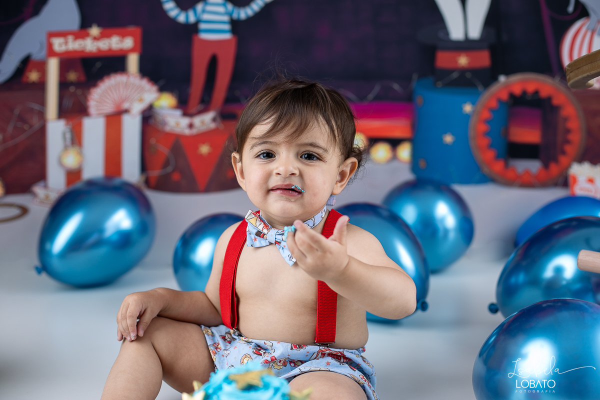 vermelho-ideias-de-decoracao-cenario-do-circo-fotografa-infantil-em-barbacena-estudio-fotografico-isabela-lobato