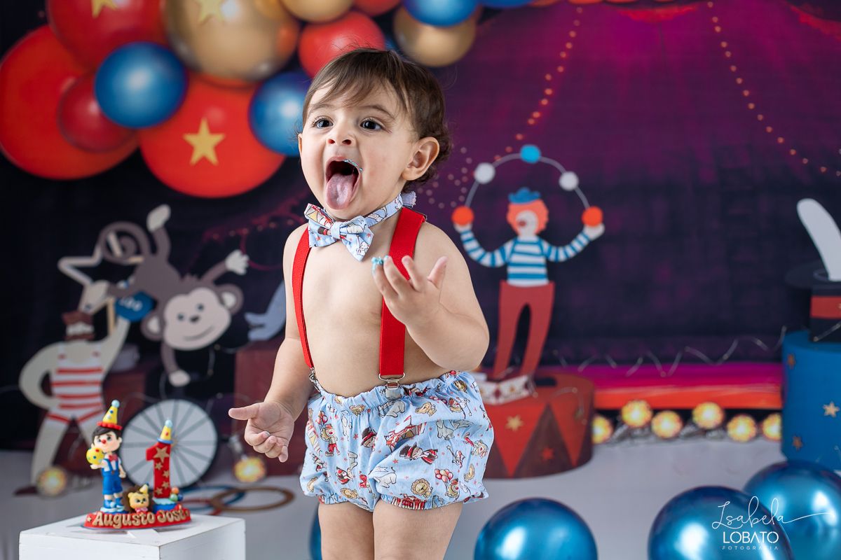 vermelho-ideias-de-decoracao-cenario-do-circo-fotografa-infantil-em-barbacena-estudio-fotografico-isabela-lobato