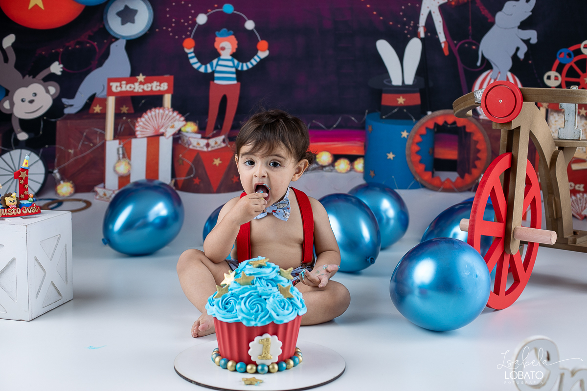 vermelho-ideias-de-decoracao-cenario-do-circo-fotografa-infantil-em-barbacena-estudio-fotografico-isabela-lobato