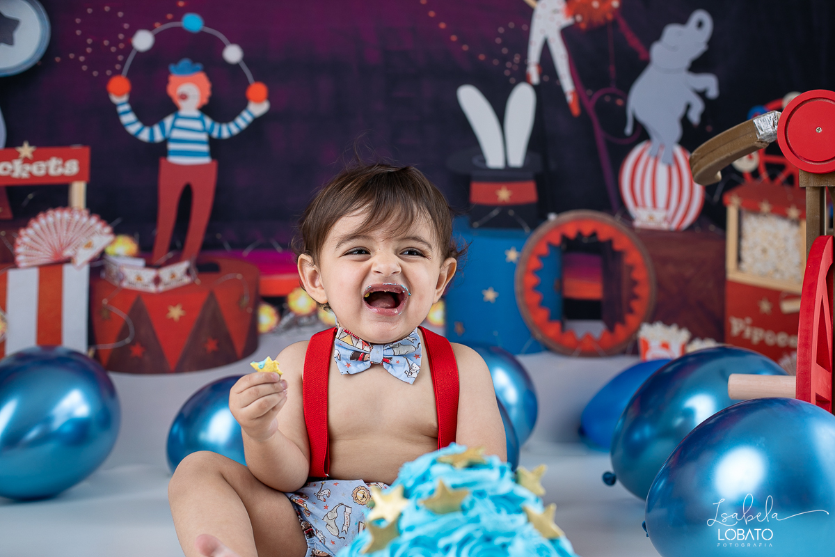 vermelho-ideias-de-decoracao-cenario-do-circo-fotografa-infantil-em-barbacena-estudio-fotografico-isabela-lobato