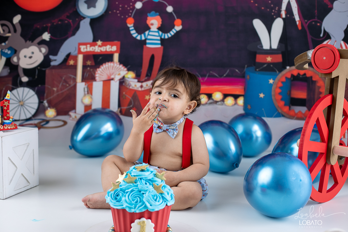 vermelho-ideias-de-decoracao-cenario-do-circo-fotografa-infantil-em-barbacena-estudio-fotografico-isabela-lobato
