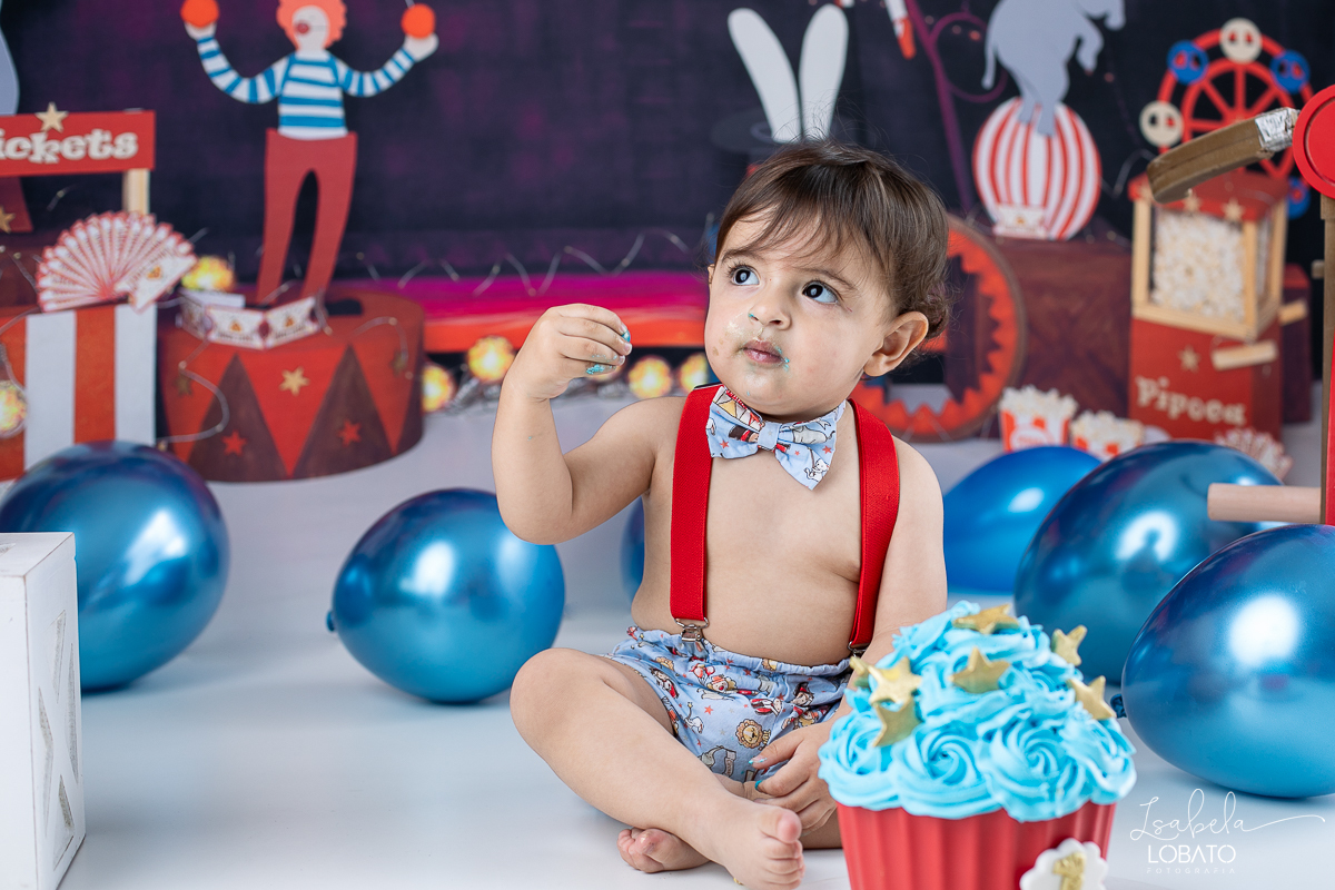 vermelho-ideias-de-decoracao-cenario-do-circo-fotografa-infantil-em-barbacena-estudio-fotografico-isabela-lobato