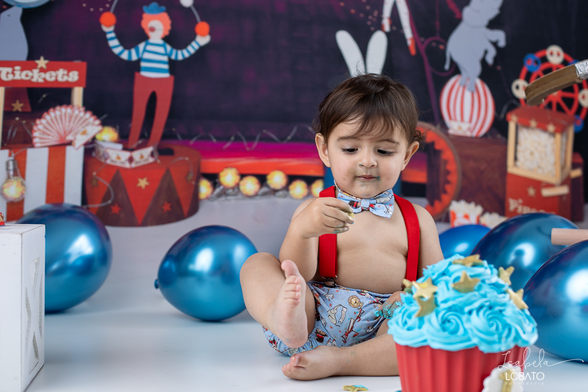 vermelho-ideias-de-decoracao-cenario-do-circo-fotografa-infantil-em-barbacena-estudio-fotografico-isabela-lobato
