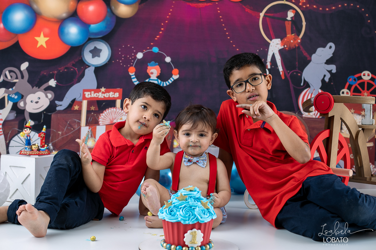 vermelho-ideias-de-decoracao-cenario-do-circo-fotografa-infantil-em-barbacena-estudio-fotografico-isabela-lobato